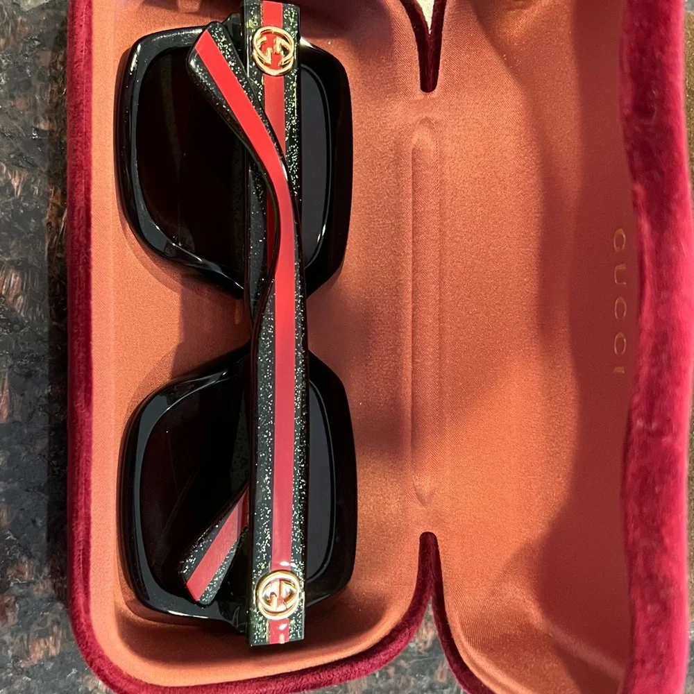 Gucci Black and Green Square Sunglasses - Picture 3 of 7